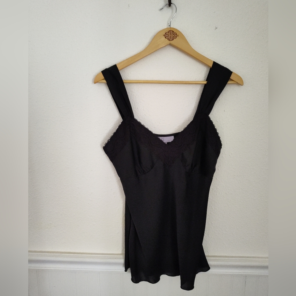 Black Sexy Feminine Lace Trimmed Camisole Size 8 = Medium See Measurements - Picture 2 of 3